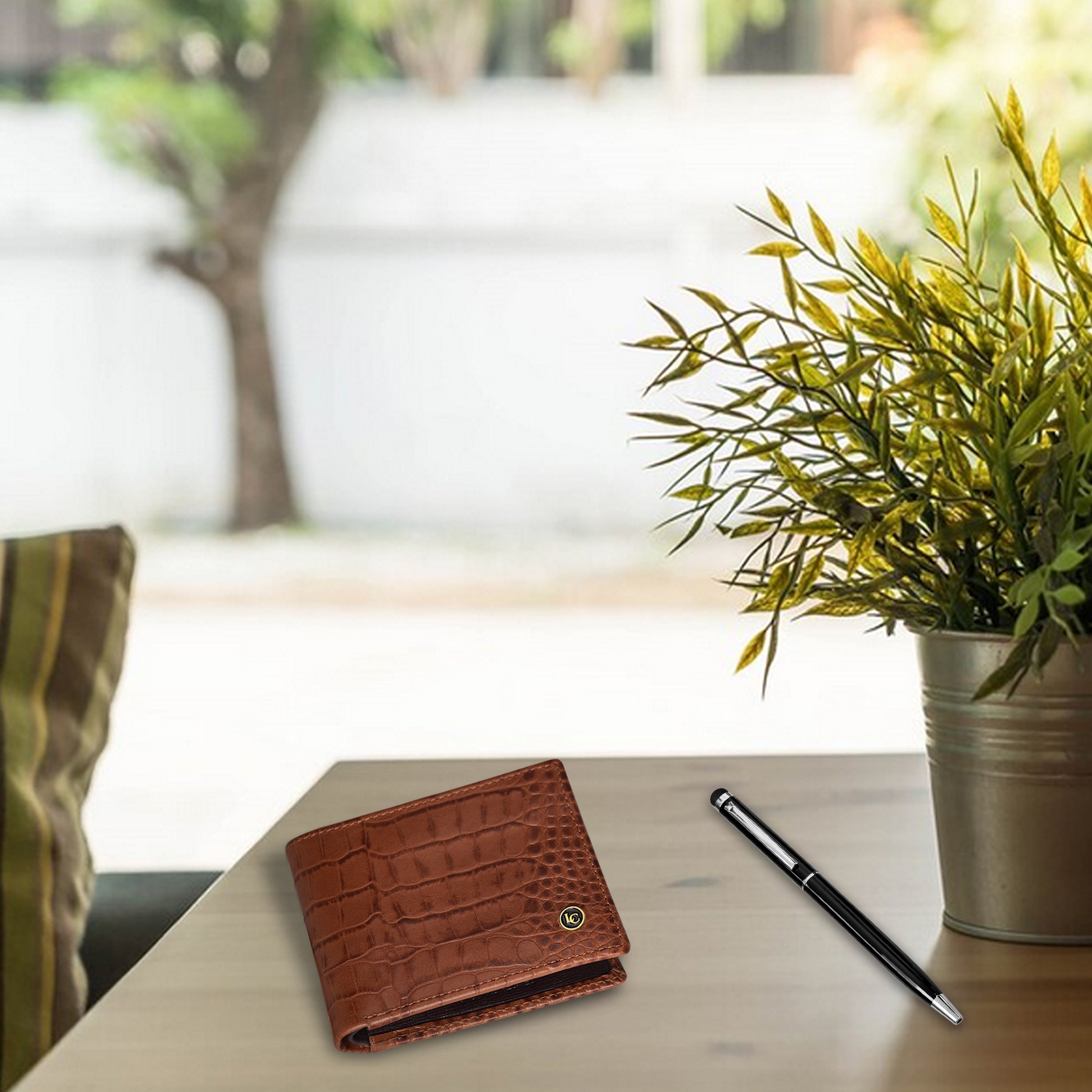 La Cressida Men's Brown Croco Print Bi-fold Leather Wallet