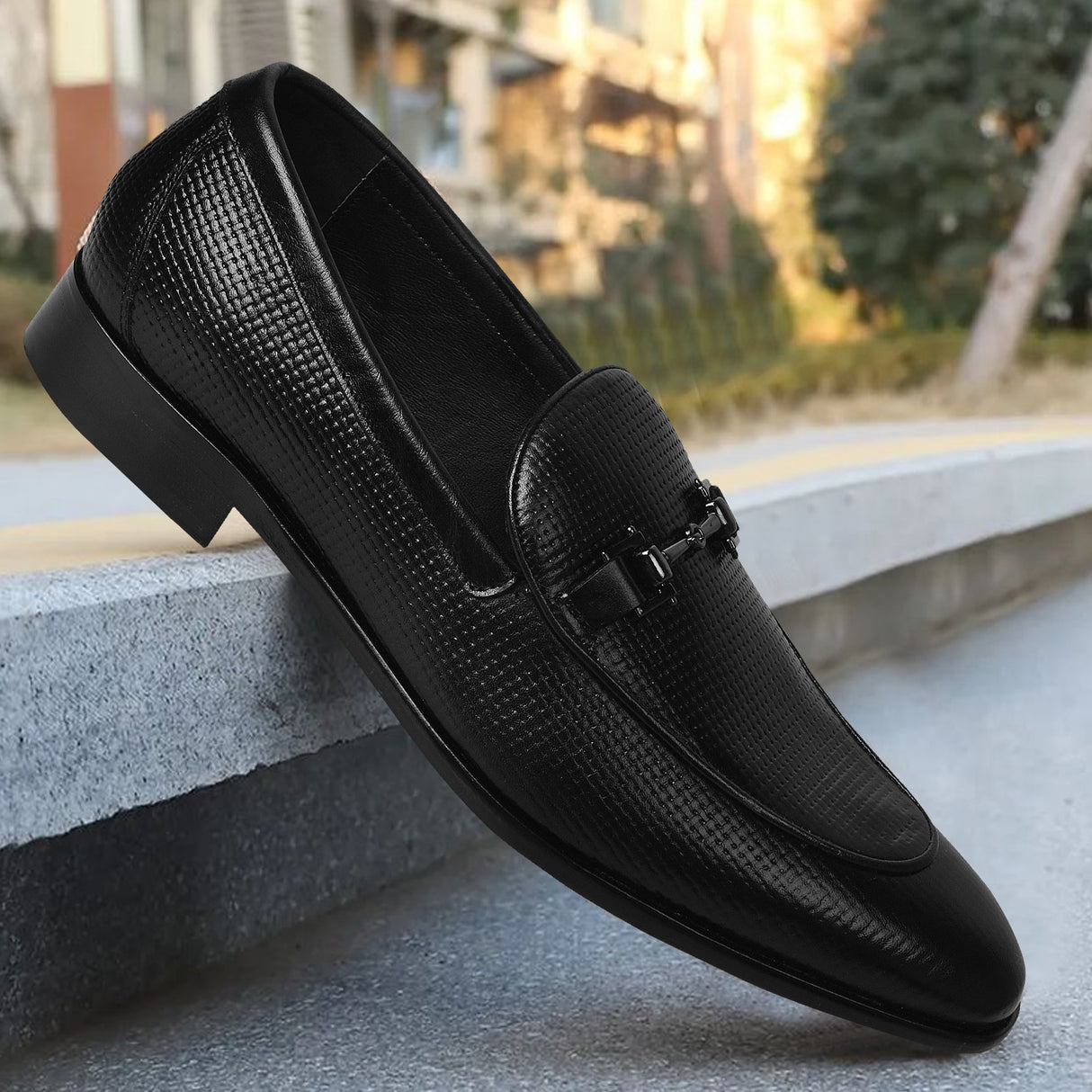 La Cressida Men's Black Leather Loafer