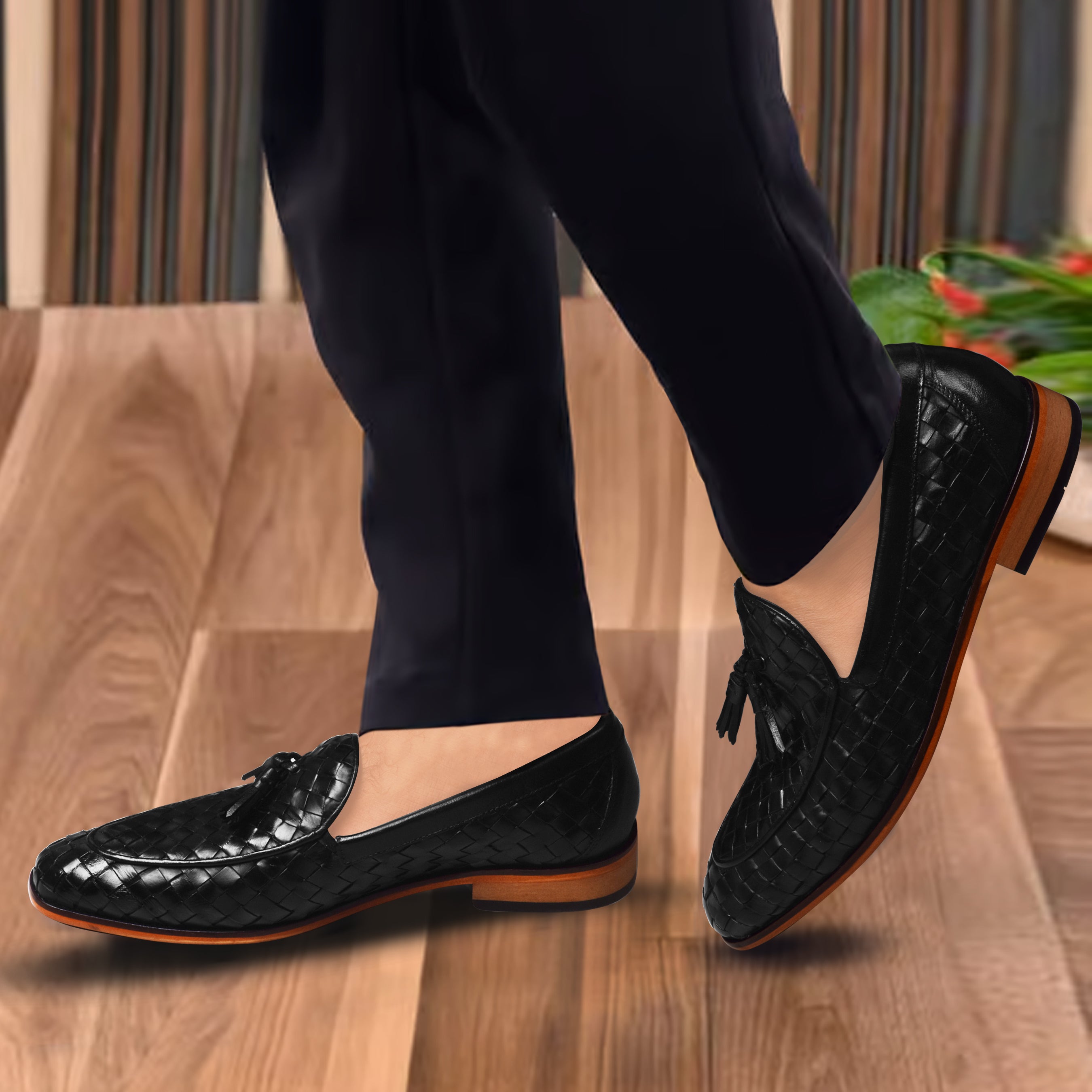 La Cressida Men's Black Handwoven Leather Tassel Loafer